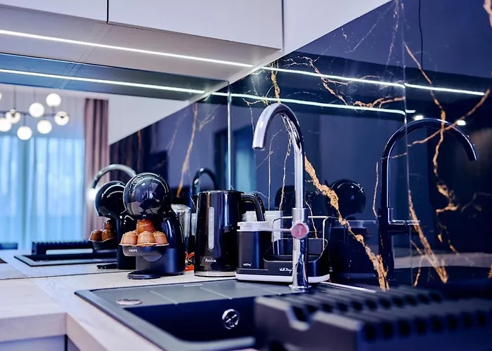 Laguna 3 * ポラニツァ・ズドゥルイ